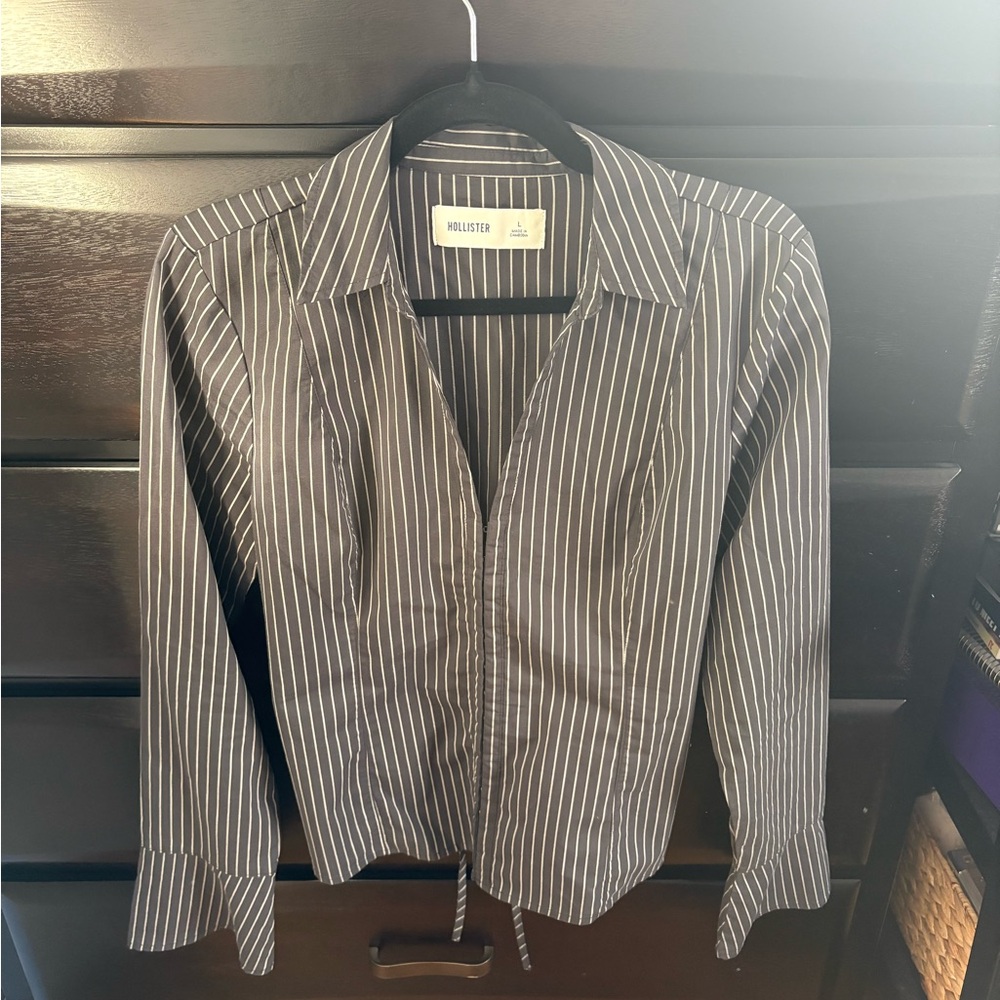 NEW LISTING ✨ Hollister Black and White Bell Sleeve Shirt